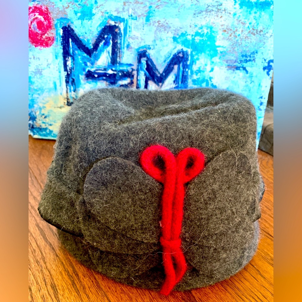 100% Wool Grey Pull On Beanie Frill Brim Butterfly 🦋 w/ Burgundy